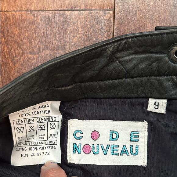 Vintage Code Nouveau Classic and Versatile Black Leather Pencil Skirt, Size 4/Sm - Picture 8 of 10
